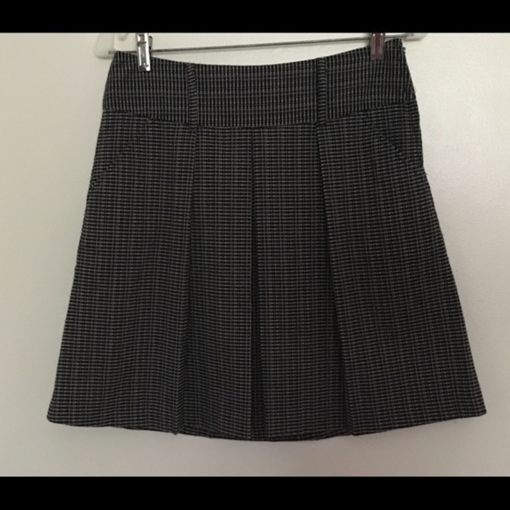 Maurices Black White Pleaded Flare Skirt Size S ⭐️